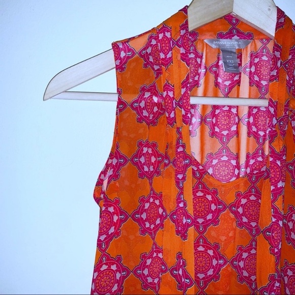 EUC Banana Republic Sleeveless Medallion Print Blouse - Picture 5 of 6